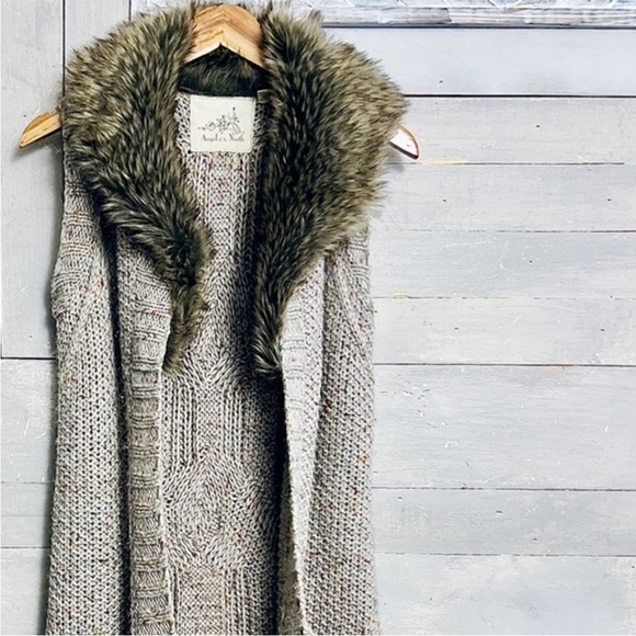 Angel of the North Faux Fur Knit Cardigan Vest - Alpaca - Picture 5 of 6